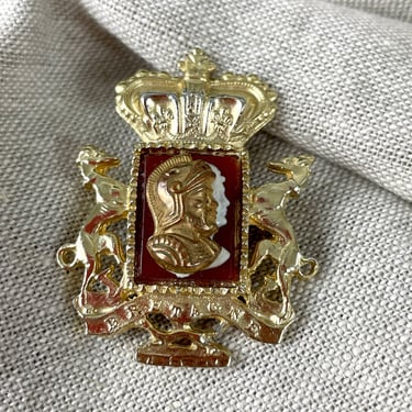 Coro royal crest brooch with knight - 1940s vintage 
