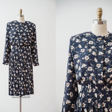 navy floral dress | 80s 90s plus size vintage dark blue daisy flower cottagecore long sleeve fit and flare pleated dress 