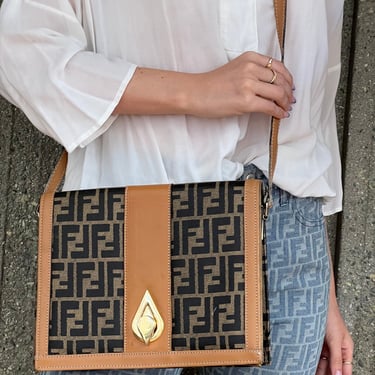 vintage fendi clutch