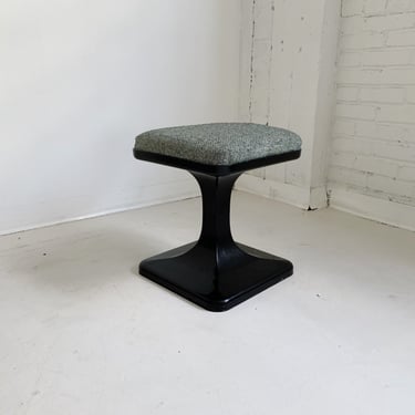 SPACE AGE FIBERGLASS STOOL