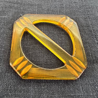 Apple juice Bakelite buckle rev carved 2” SQ 