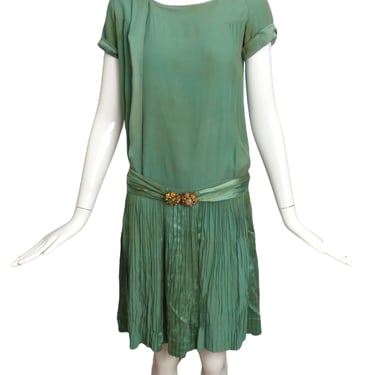 1920s Green Pleated Silk Flapper Dress, Size 2