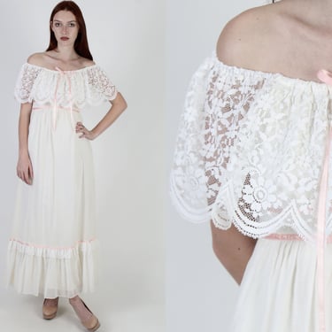 Off The Shoulder Wedding Day Dress / 1970s Plain White Bohemian Bridal Dress / Floral Lace Prairie Bridal Long Tiered Maxi Dress 