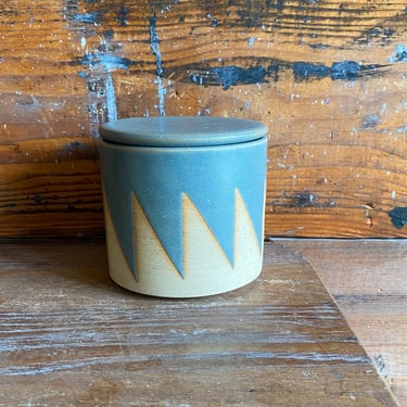 Butter Crock - Blue and Beige Triangle Pattern 