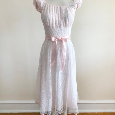 Pale Pink and White Lace Babydoll Nightgown - 1950s 
