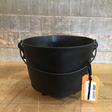 Antique No. 7 Cast Iron Pot (Tacoma)