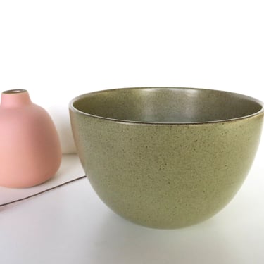 Early Heath Ceramics Deep Serving Bowl In Speckled Green, Modernist Sage Bowl By Edith Heath, Saulsalito California Pottery 