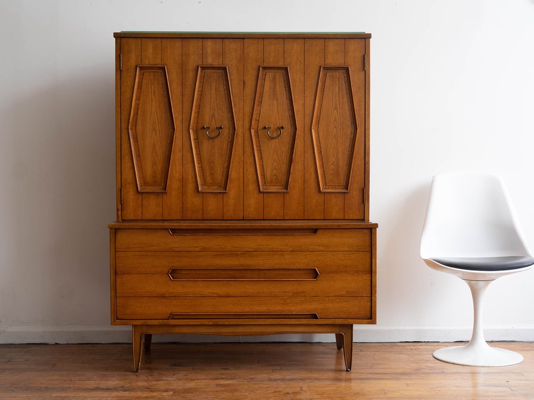 Thomasville gentleman's chest Blink Modern Chicago, IL