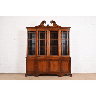 Kindel Furniture Georgian Carved Mahogany Lighted Breakfront Bookcase Cabinet