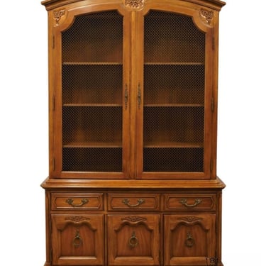 THOMASVILLE FURNITURE Place Vendome Collection Country French Provincial 52" China Cabinet 800-19 
