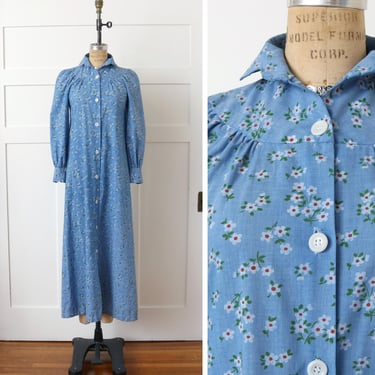 vintage 1970s daisy duster • denim blue floral puff sleeve dress / robe 