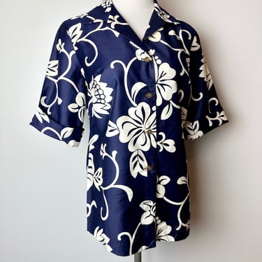 60’s Polished Cotton Hawaiian shirt~ women’s fashion~ navy blue & white Hawaii print~ made in Hawaii size Med 