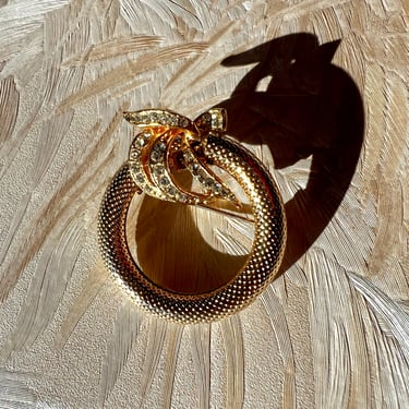 Gold Wreath Pin with Rhinestones