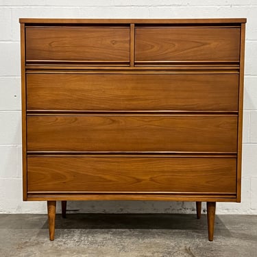 Mid-Century Danish Modern 5-Drawer Dresser / Chest 