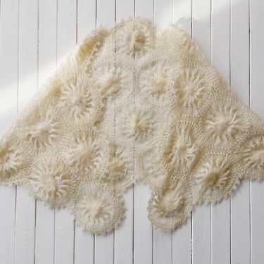 cream crochet wool shawl | 60s 70s vintage handmade ivory spun wool granny romantic cottagecore light academia wool wrap 