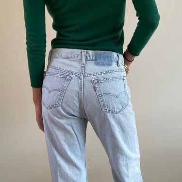 30 Levis 501 vintage faded jeans / vintage boyfriend high waisted button fly faded light stone wash soft cropped Levis 501 jeans USA | 30 