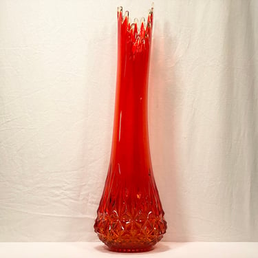 L.E. Smith 24.75" Red Diamond Butt Swung Vase 