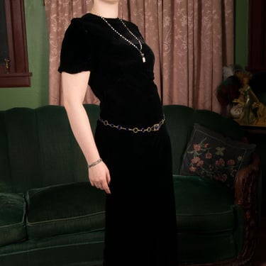 1930s Dress - Simple but Luxurious Black Velvet Bias Cut 30s Gown with Short Sleeves 