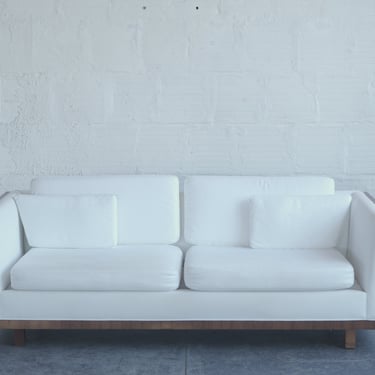 Van Dyver Witt Manufacturing Case Sofa