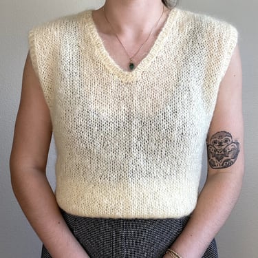 Vintage Womens Hand Knit Pale Yellow Mohair Blend V neck Fluffy Sweater Vest 