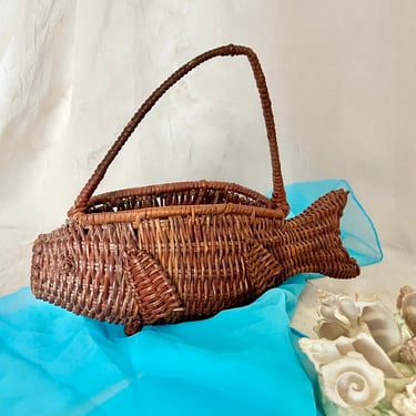 Vintage Fish Basket, Woven Wicker Rattan, Fish Shape Basket, Woven Basket, Handled Basket 