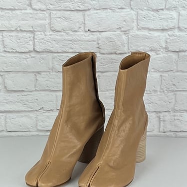 Maison Margiela Tan Tabi 80 Leather Ankle Boots, Size 39.5
