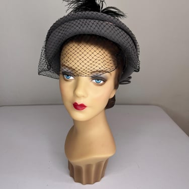 That New Museum Look - Vintage 1940s 1950s Slate Grey Fur Felt Caplet Hat w/Feather Veil 