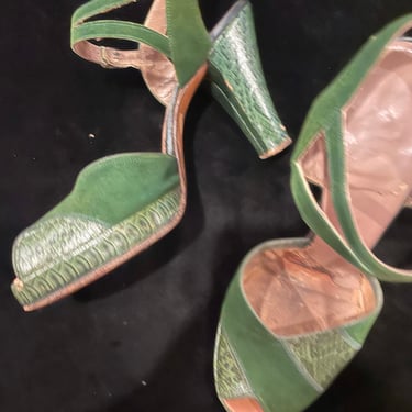 1940s Green Platform Strap Shoes with Snake Trim 