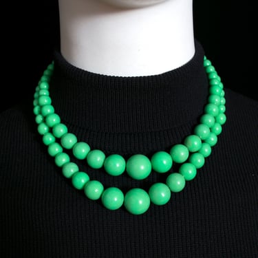 Unique Head-Turner Vintage 60s Green Beaded 2-Strand Necklace 
