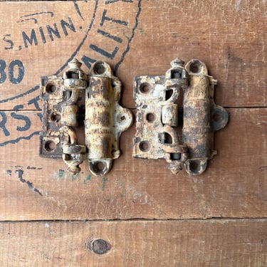 Pair of 1890s Cast Iron Door Spring Hinges Stover Mfg Freeport, Il 