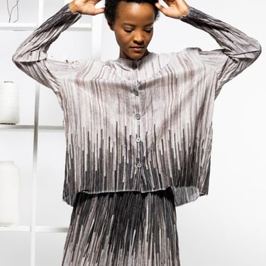 Shadows Oversized Pleat Back Printed Blouse