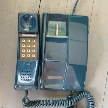 101494693 - Blue button phone - NORTEL - GLAM - DECOR