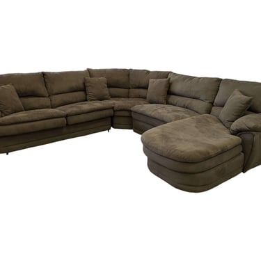 Brown U-Shaped Sectional w/ Chaise