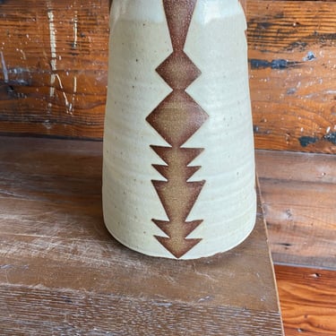 Vase - White and Brown Triangles Pattern 