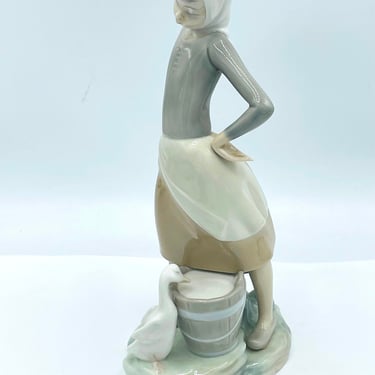 Vintage Lladro #4682 Porcelain Figurine 