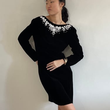 90s black velvet soutache wiggle dress / vintage boatneck long sleeve plunging back black velvet embellished knee length shift LBD dress | M 