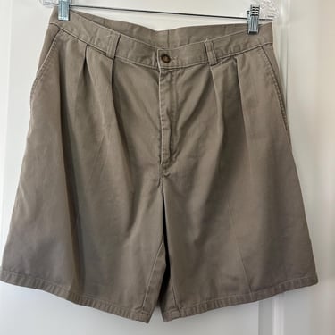 1990s vintage pleated khaki HuntClub cotton shorts 