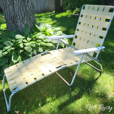 Vintage White and Yellow Webbed and Aluminum Folding Garden/Lawn Lounge Chair 