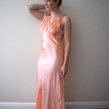 1930s bias cut slip . vintage satin slip dress . size small to m/l 