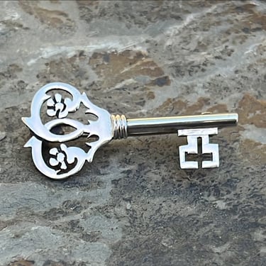 Vintage Small Mexico Sterling Silver Skeleton Key Brooch / Pin 