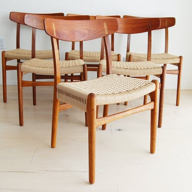 Set of 6 Danish Modern Hans Wegner Teak and Oak Dining Chairs Ch-23 Carl Hansen and Son 
