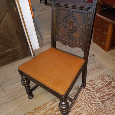 Gorgeous Vintage Wood Chairs (set of 4)