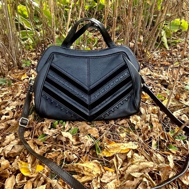 Isabella Fiore Purse Handbag Chevron Bag Vintage Retro Fashion Black Leather Velvet 