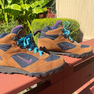 Vintage 1990s Nike ACG Women’s Hiking Boots Size 7.5 Teal Purple Blue Brown 