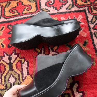 Vintage 2000s Steve Madden Black Leather Platform Clogs