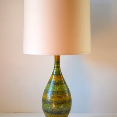 Mid-Century Modern Table Lamp with Textured Lava Glaze Surface in Bands of Green and Mustard, circa 1960s 