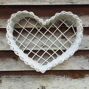 Vintage White Heart Wicker Basket - Rattan Wall Shelf 