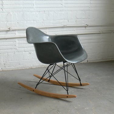 Eames for Herman Miller Fiberglass Arm Chair Rocker-RAR (Elephant hide) 