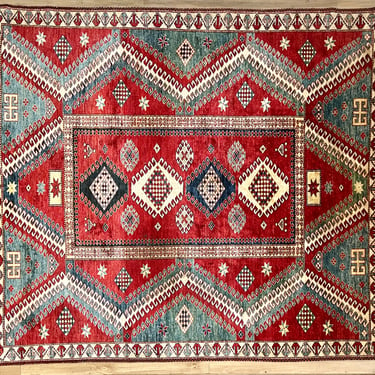 Vintage 7’ x 8’ Caucus Hand Knotted Rug