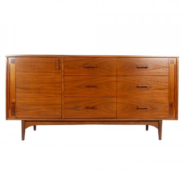 1960s Walnut and Rosewood 9 Drawer Dresser by Kroehler